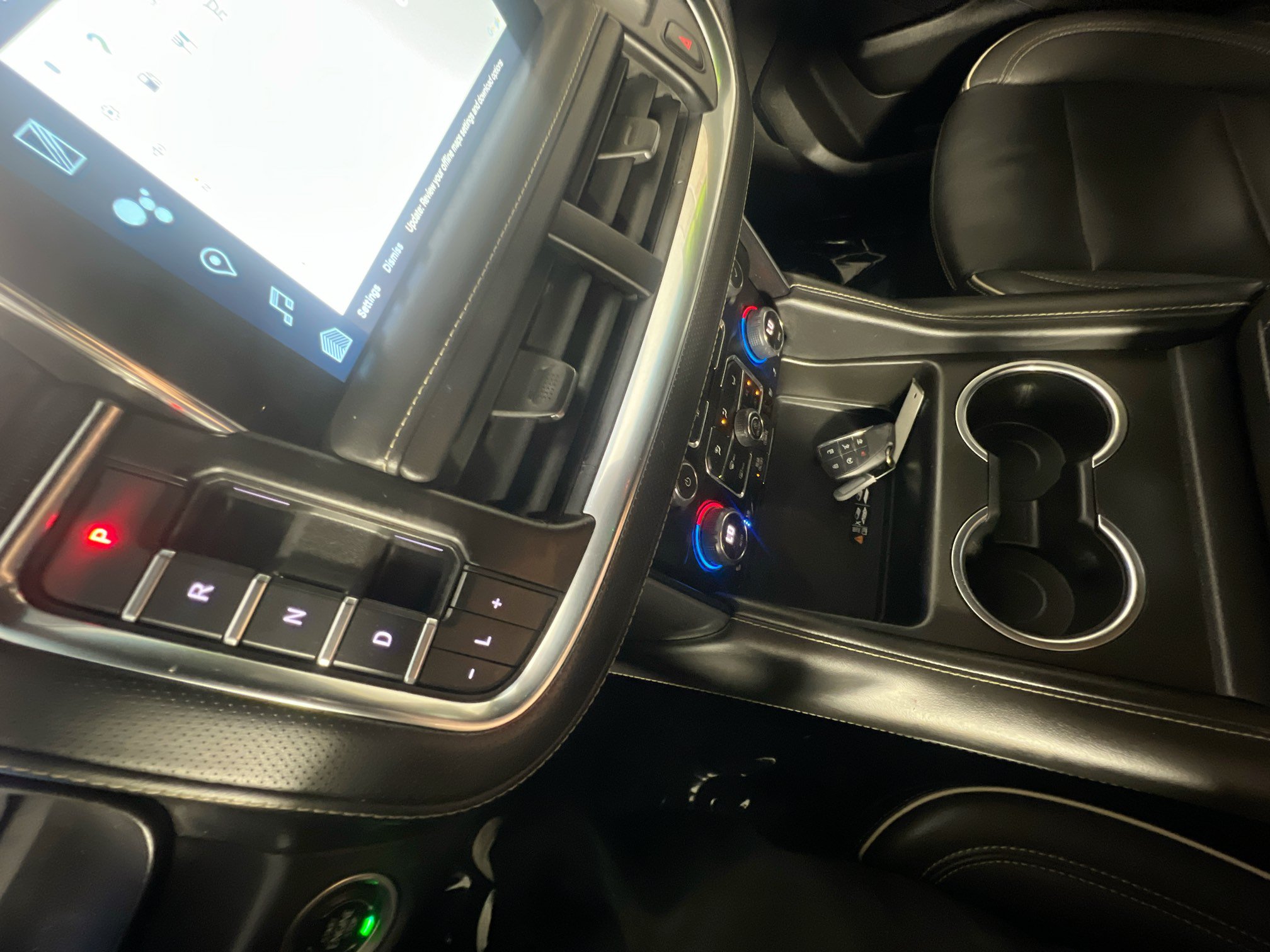 Used 2023 Chevrolet Suburban Premier AWD/4WD image 25