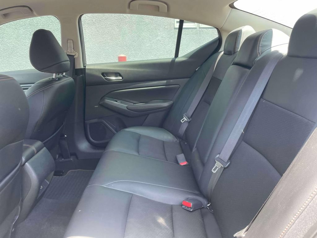 Used 2020 Nissan Altima 2.5 SR FWD image 9