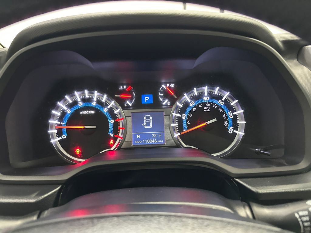 Used 2018 Toyota 4Runner SR5 AWD/4WD image 27
