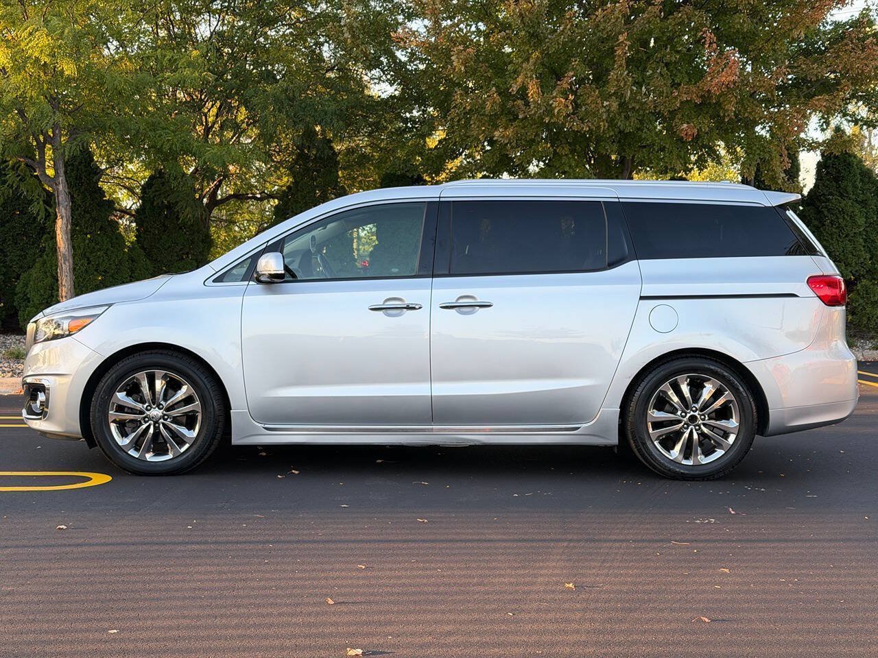 Used 2016 Kia Sedona SX Limited FWD image 3