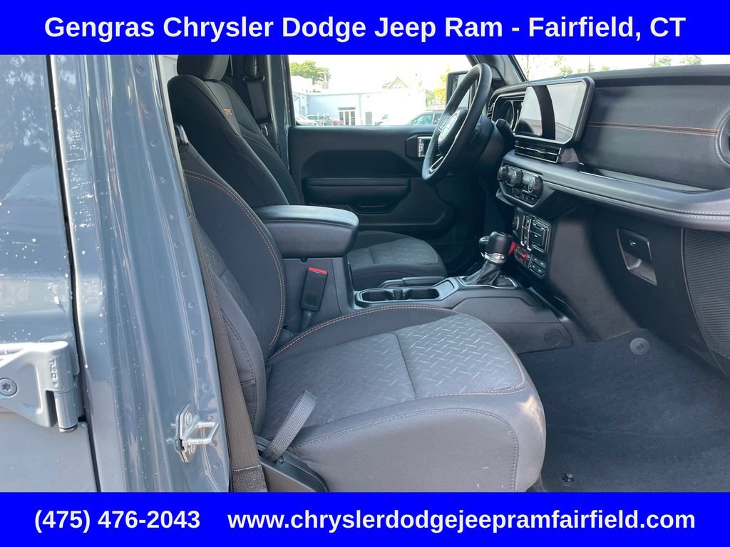 Certified 2025 Jeep Gladiator Mojave w/ Safety Group AWD/4WD image 20