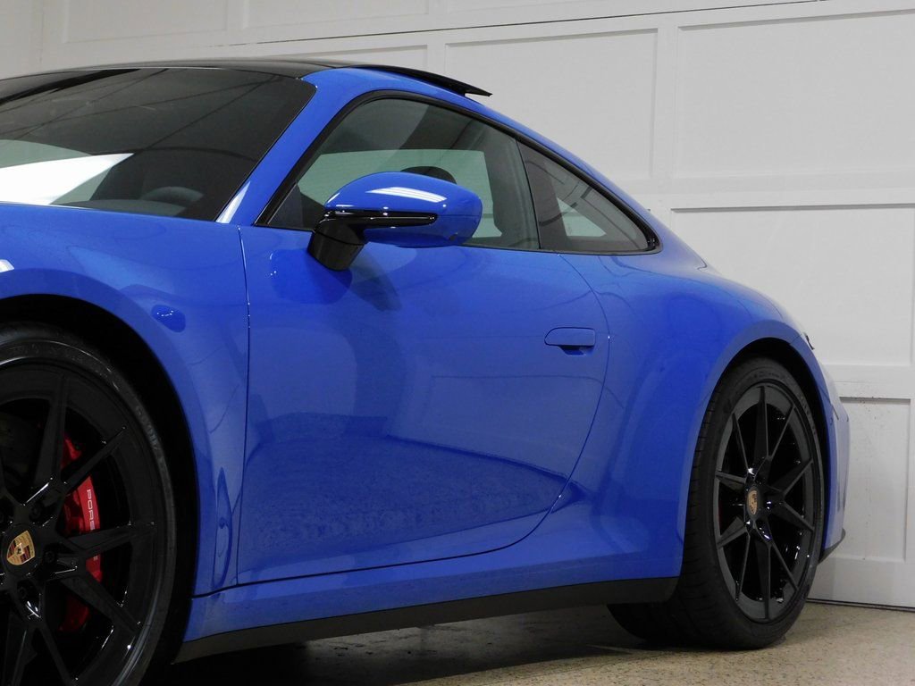 Used 2025 Porsche 911 Carrera S image 25