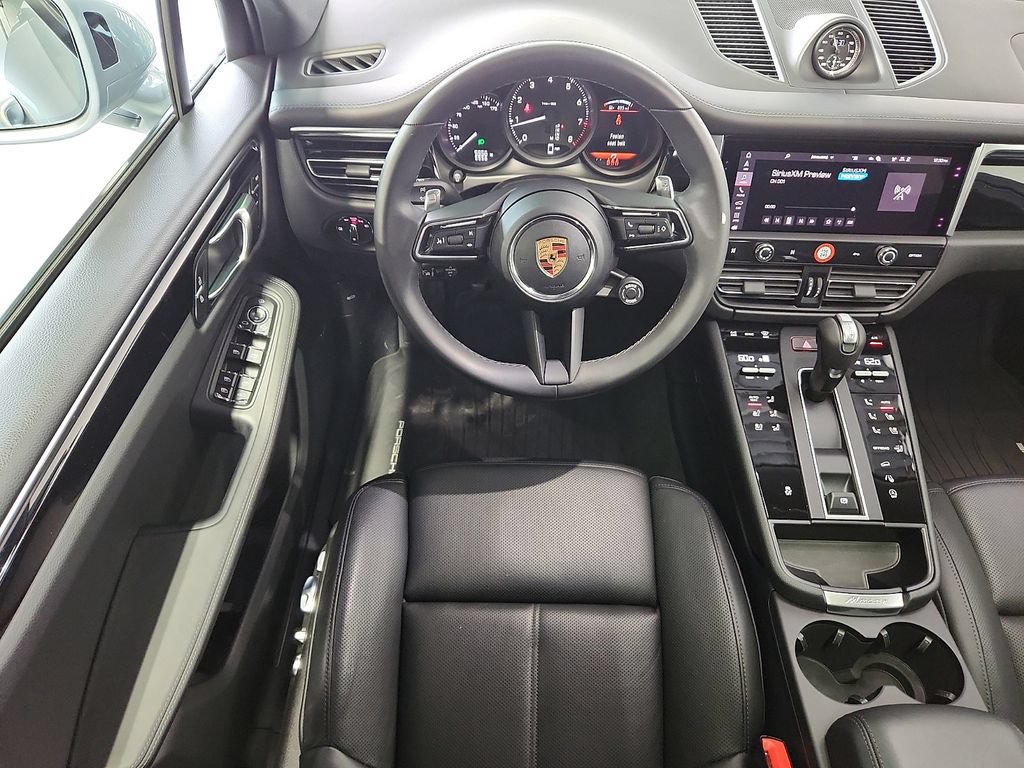 Certified 2026 Porsche Macan AWD/4WD image 12