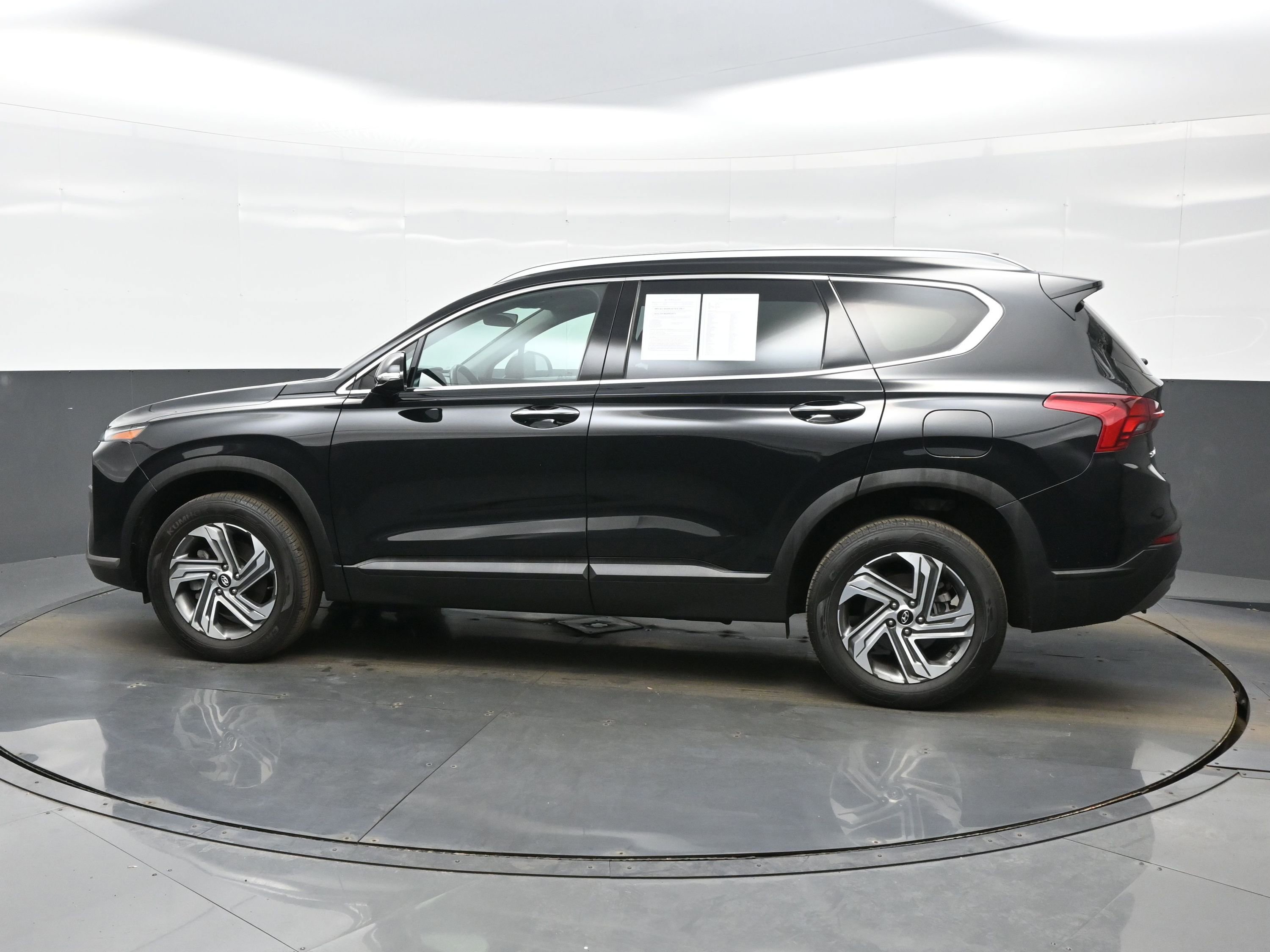 Certified 2023 Hyundai Santa Fe SEL image 3