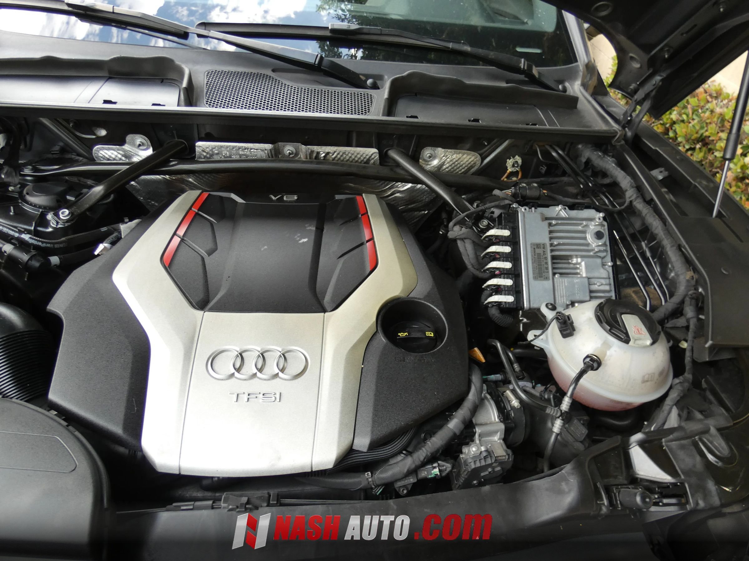 Used 2018 Audi SQ5 Premium Plus w/ S Sport Package AWD/4WD image 78