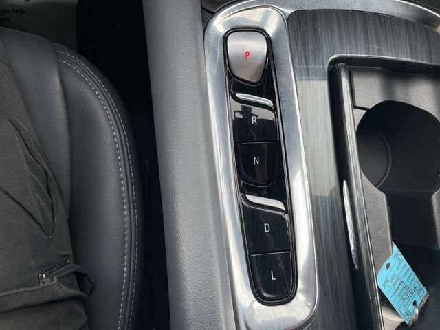 Used 2023 Buick Enclave Essence AWD/4WD image 15