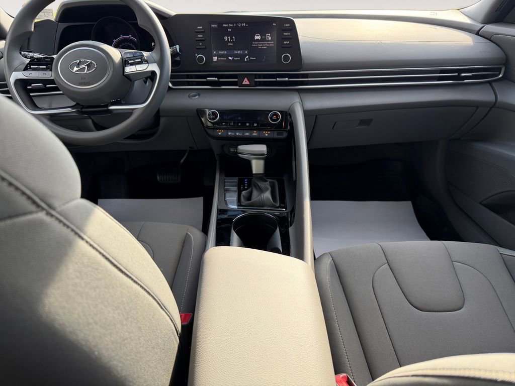 Certified 2023 Hyundai Elantra Blue image 19
