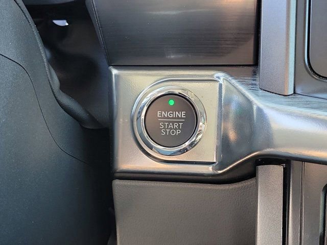 Used 2023 Ford F150 Lariat image 34