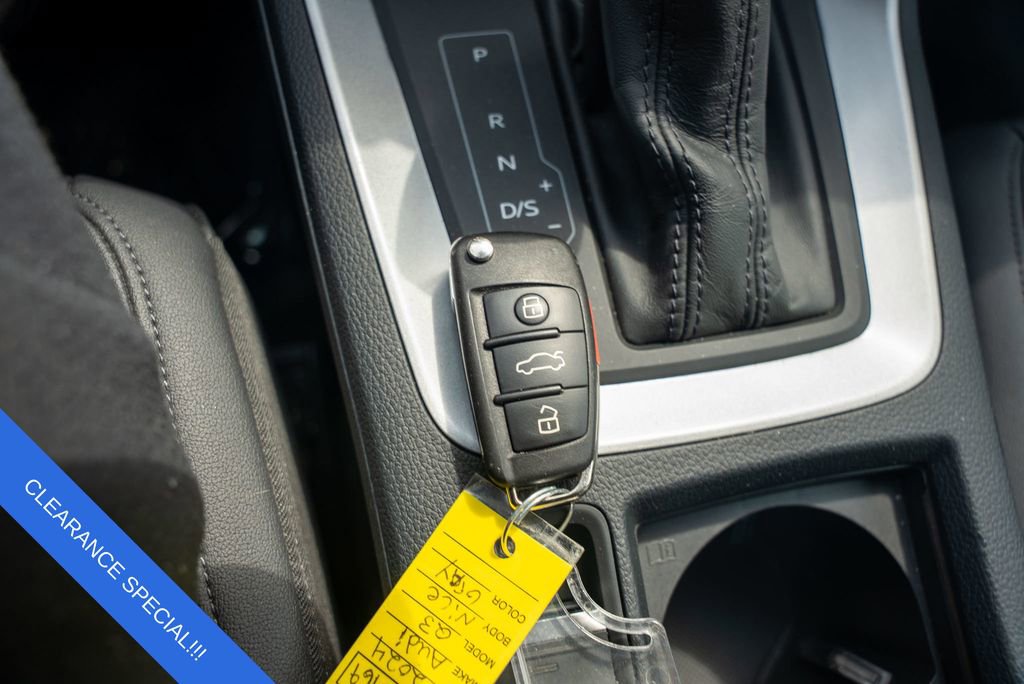 Used 2024 Audi Q3 2.0T Premium image 29