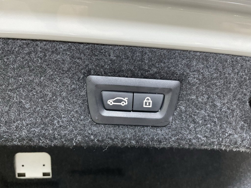 Used 2020 BMW 530i w/ Convenience Package image 47