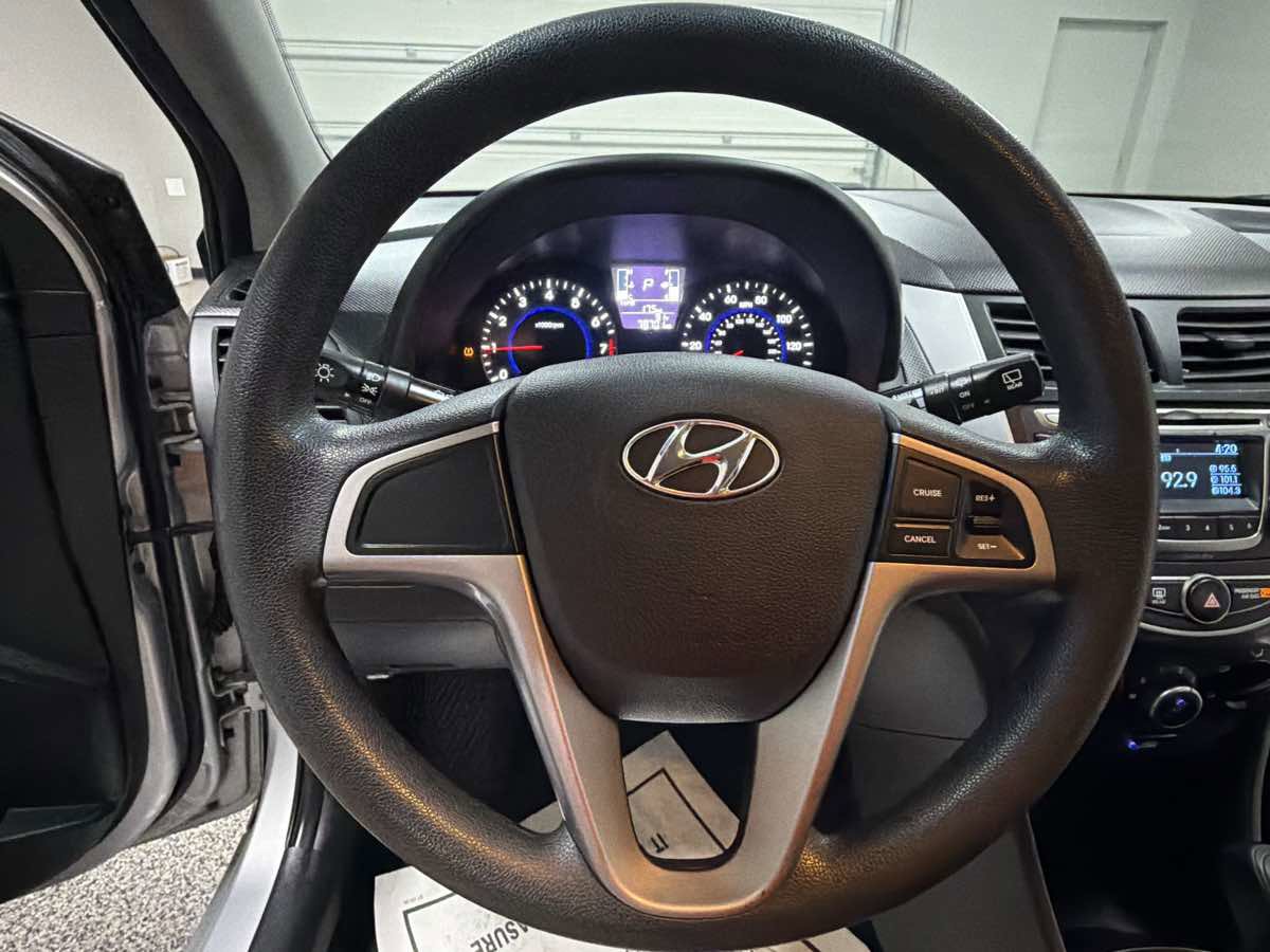 Used 2016 Hyundai Accent SE FWD image 15