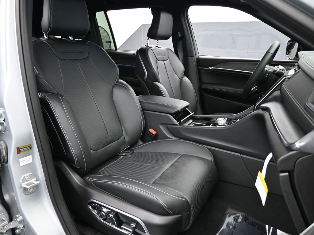 Used 2024 Jeep Grand Cherokee L Overland w/ Advanced Protech Group III image 55