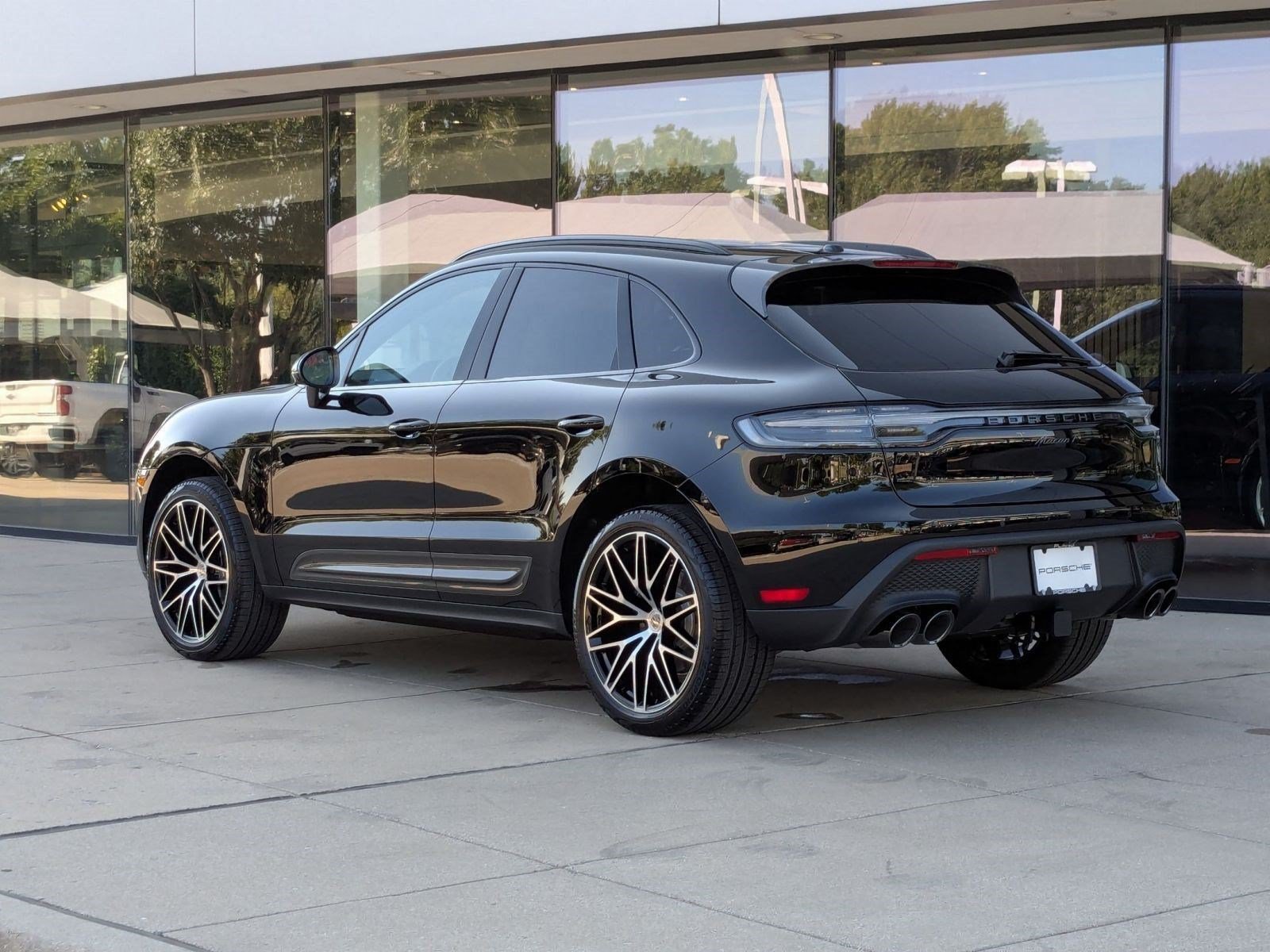 Certified 2026 Porsche Macan Turbo AWD/4WD image 3