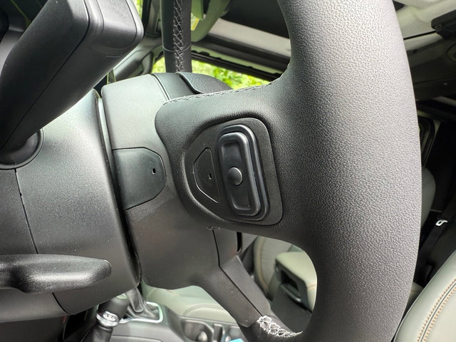 New 2025 Jeep Gladiator Mojave image 17