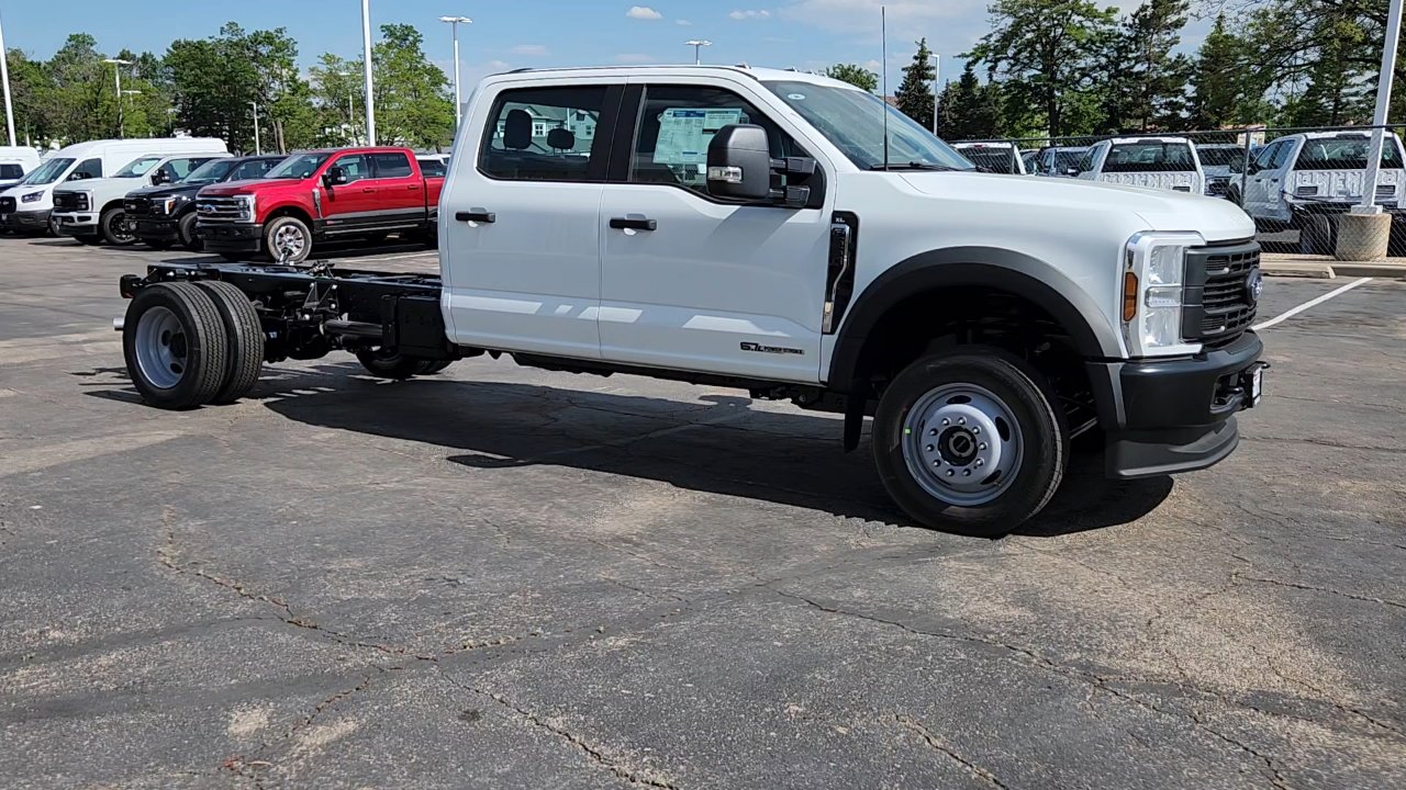 New 2025 Ford F550 4x4 Crew Cab image 15