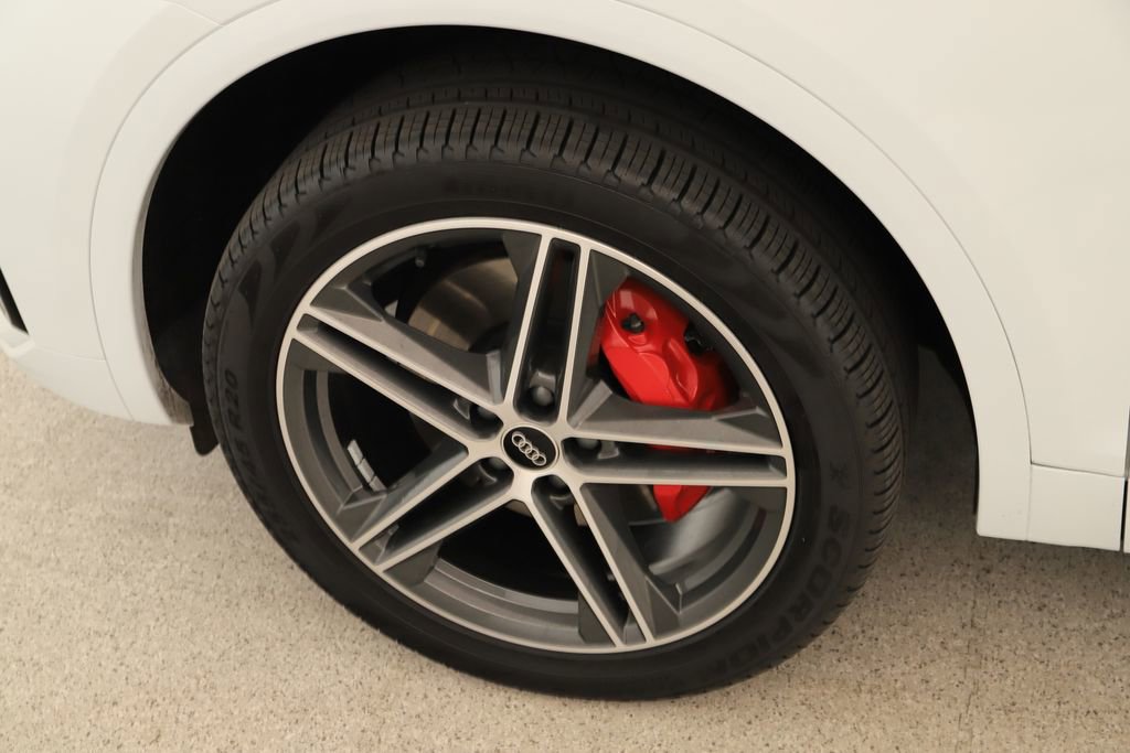 Certified 2025 Audi Q5 e Premium Plus w/ Premium Plus Package image 32