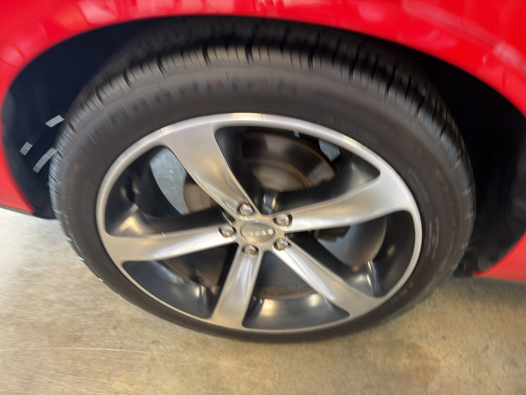 Used 2015 Dodge Challenger R/T Plus RWD image 10