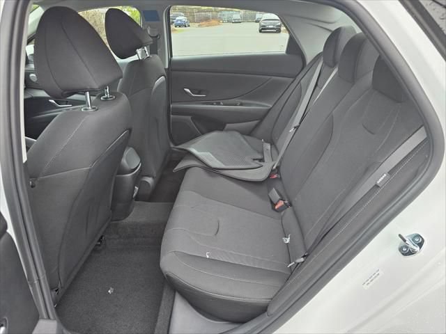 New 2026 Hyundai Elantra SE FWD image 14