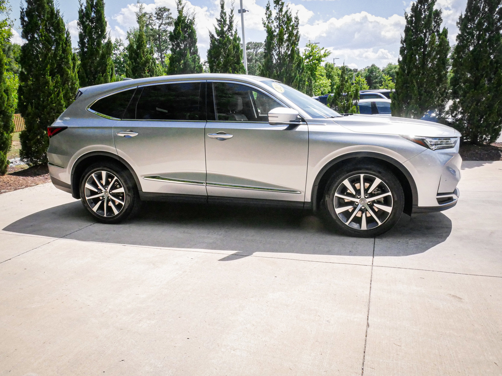 Used 2025 Acura MDX SH-AWD w/ Technology Package image 11