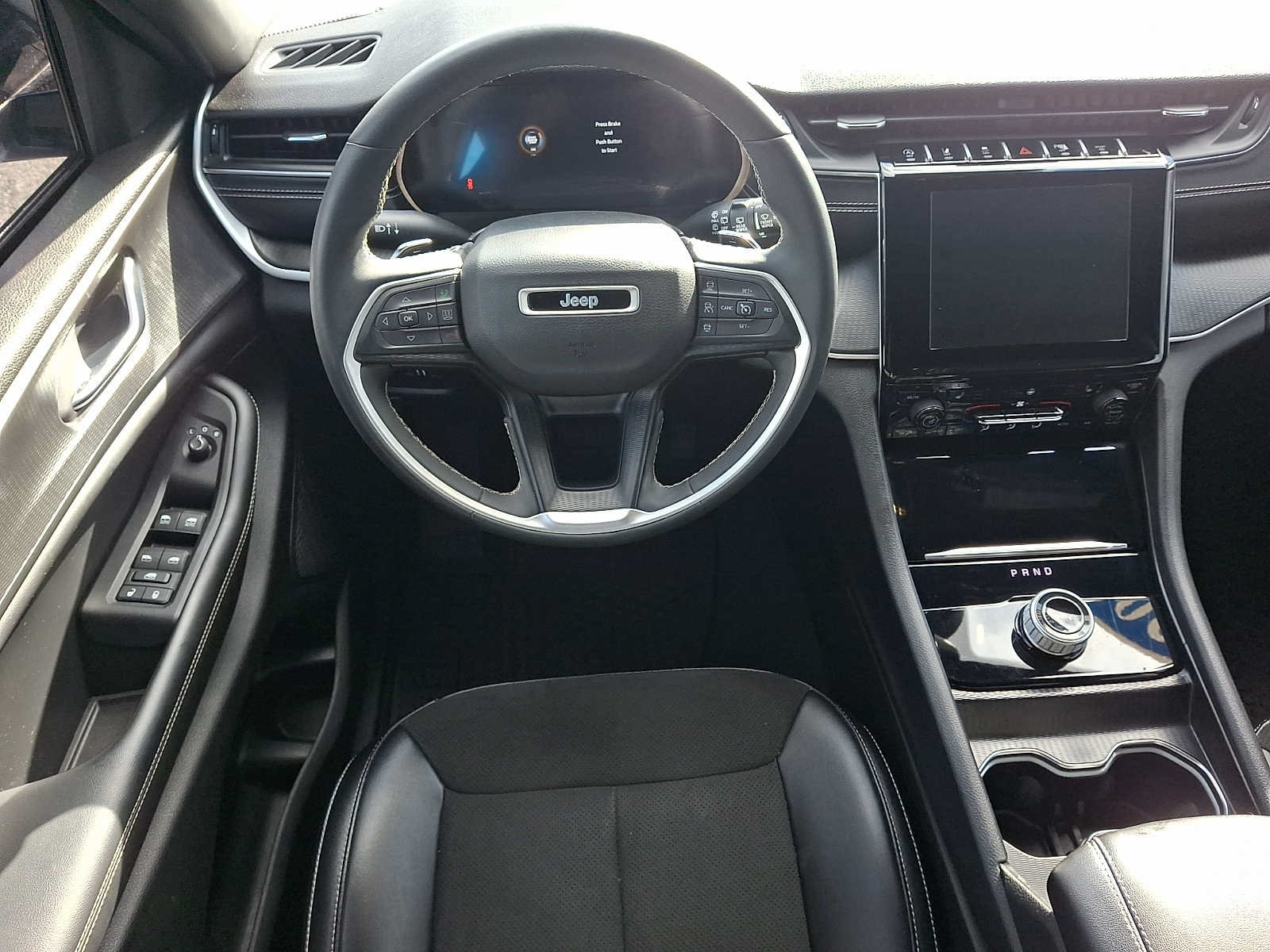 Used 2024 Jeep Grand Cherokee Altitude AWD/4WD image 11