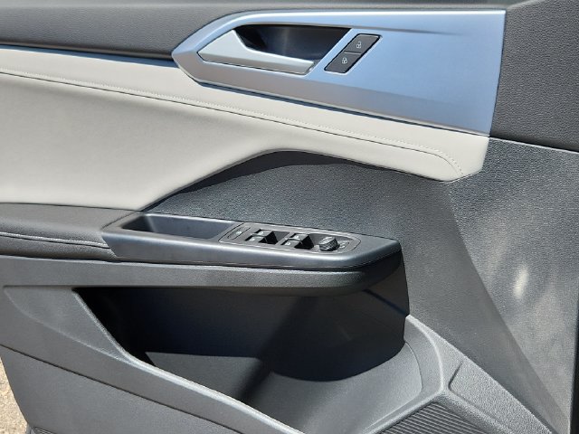 New 2026 Volkswagen Taos SE AWD/4WD image 21