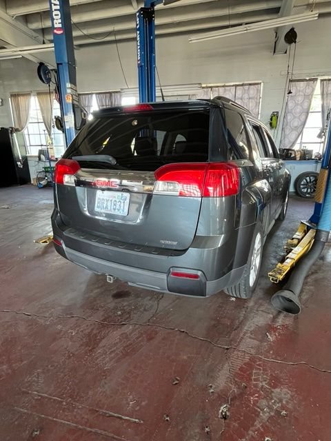 Used 2011 GMC Terrain SLT AWD/4WD image 2