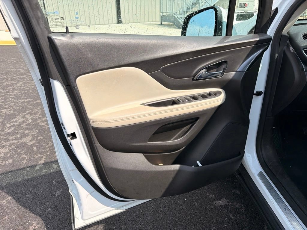 Used 2021 Buick Encore Preferred w/ Safety Package AWD/4WD image 16