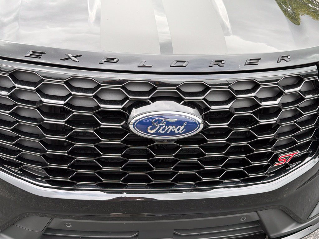 Used 2025 Ford Explorer ST AWD/4WD image 26