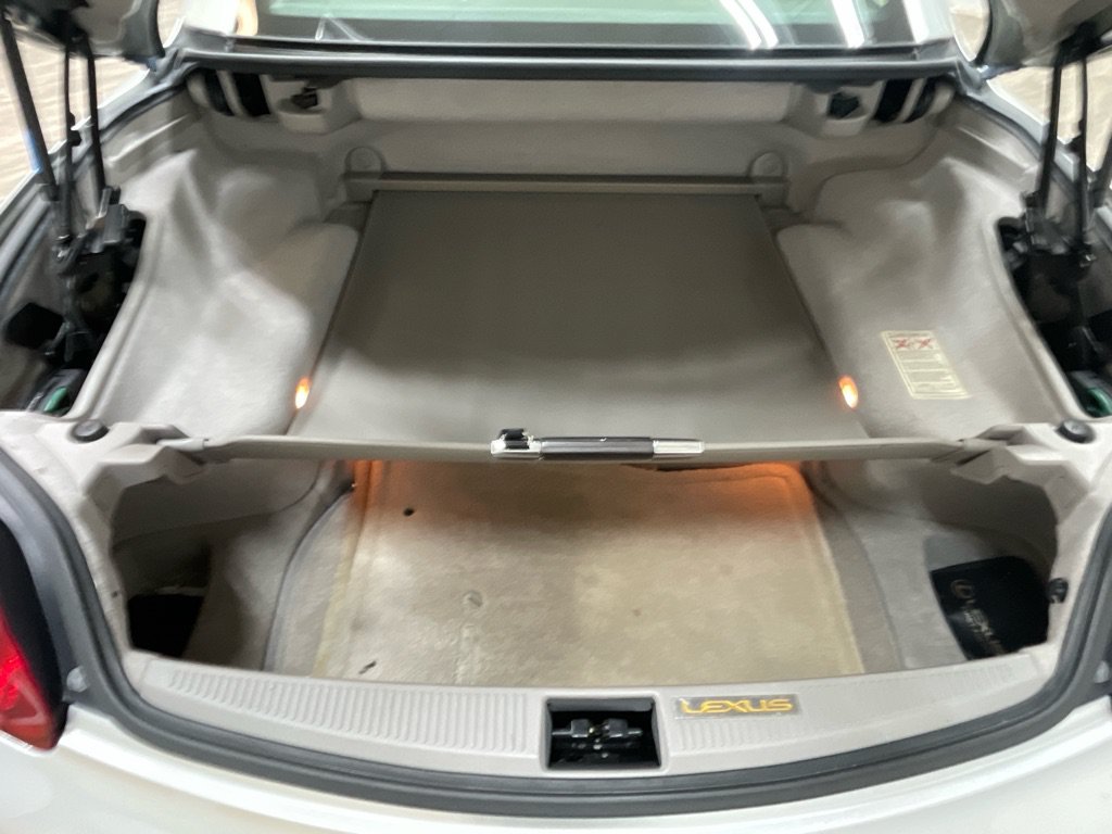 Used 2004 Lexus SC 430 Convertible RWD image 37