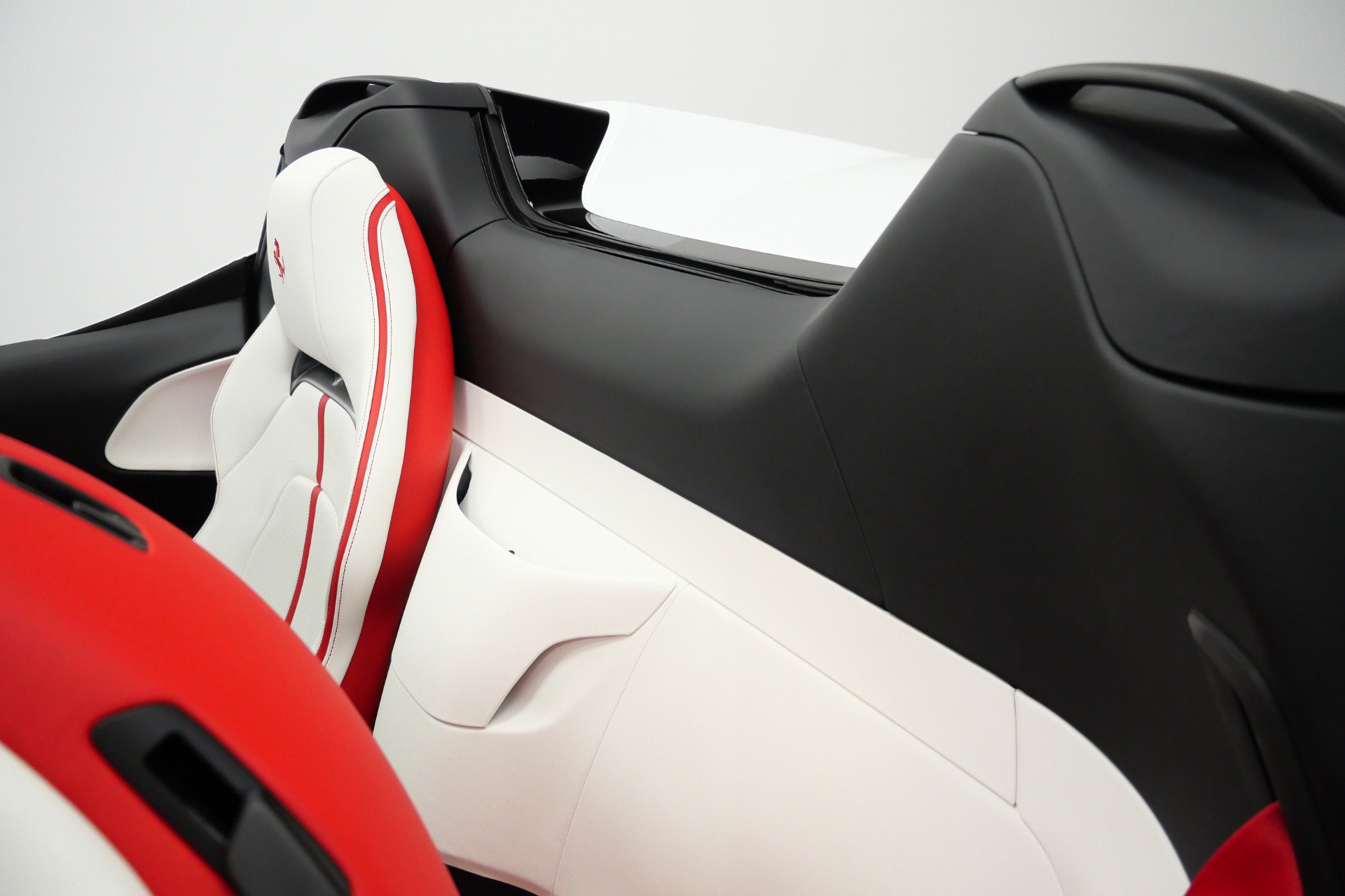 Used 2025 Ferrari SF90 Spider AWD/4WD image 38