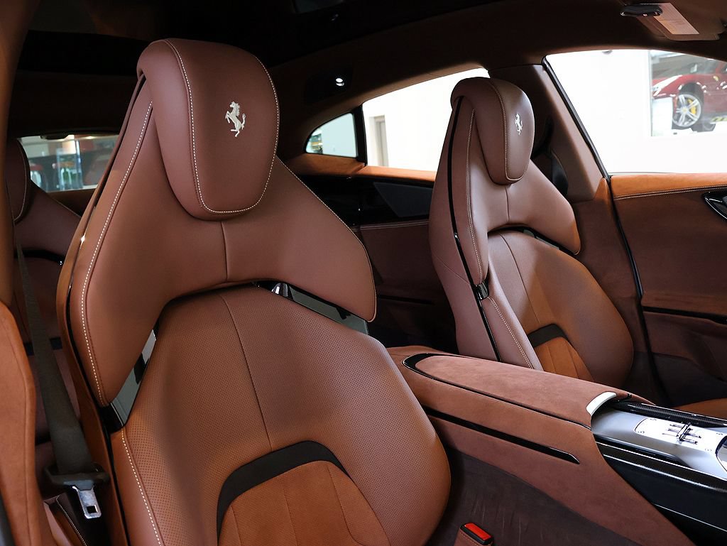 Certified 2025 Ferrari Purosangue AWD/4WD image 7