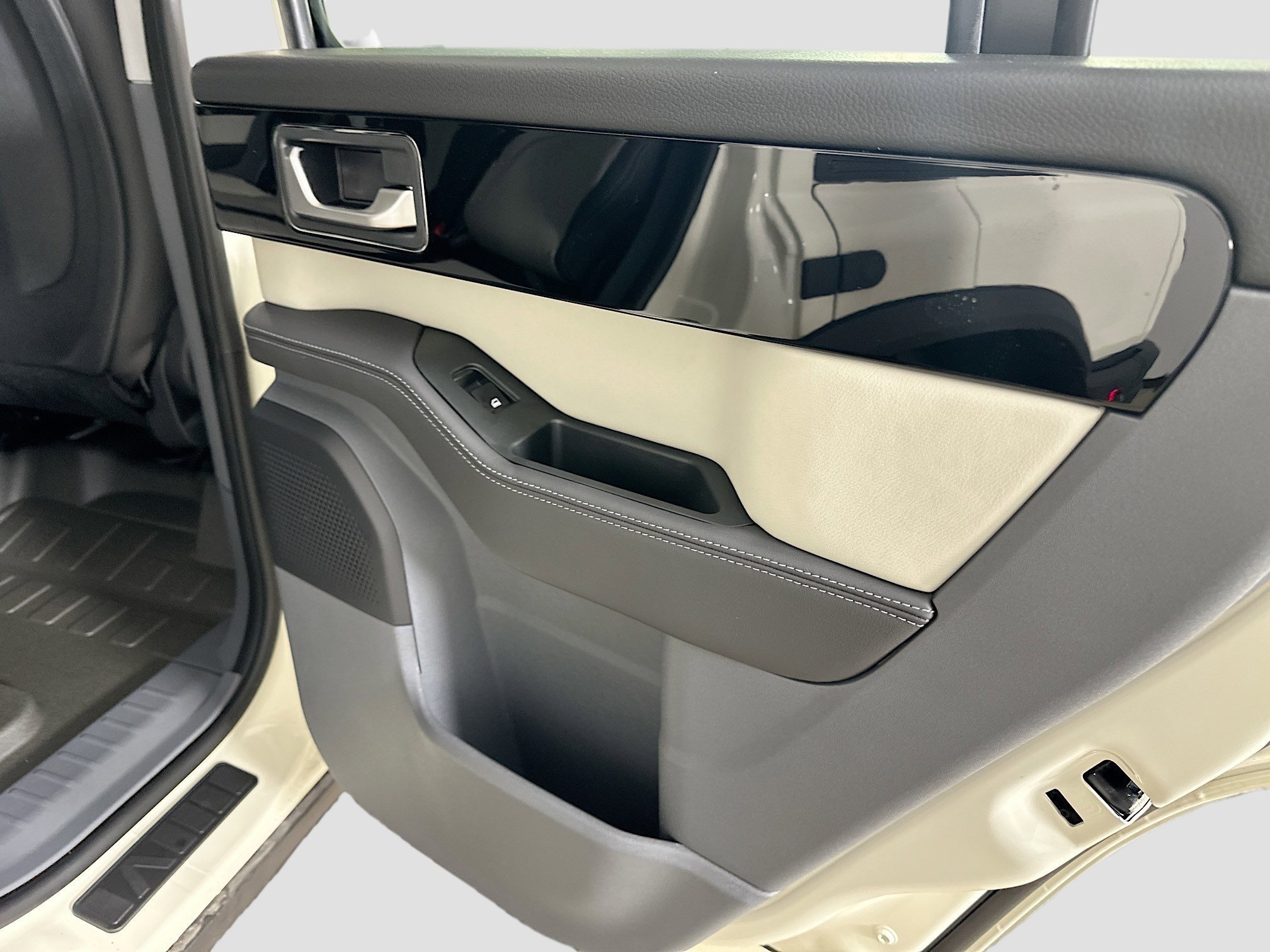 New 2025 INEOS Grenadier Station Wagon AWD/4WD image 44