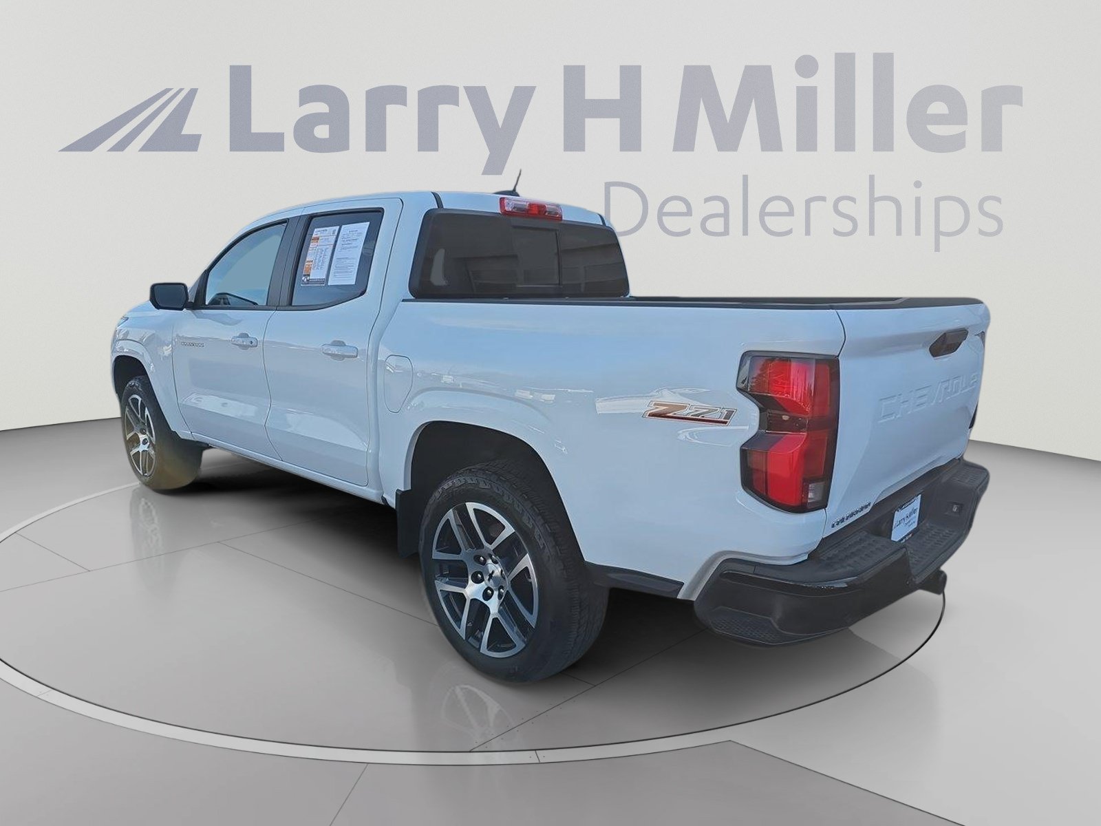 Certified 2024 Chevrolet Colorado Z71 w/ Z71 Convenience Package 2 AWD/4WD image 6