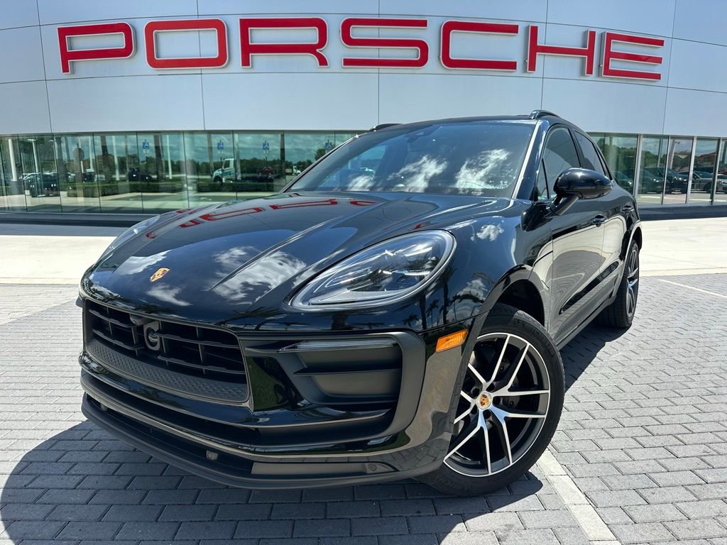 Certified 2023 Porsche Macan AWD/4WD image 1