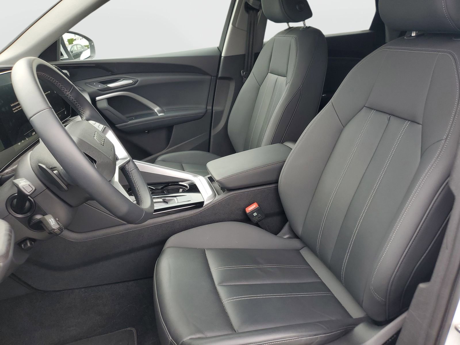 Used 2025 Audi Q5 Premium w/ Convenience Package image 19