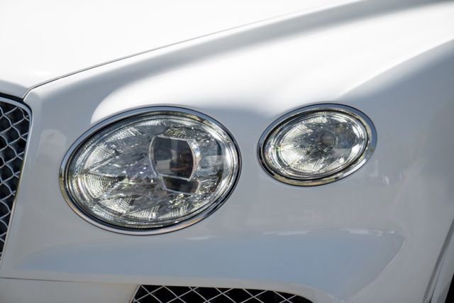 Used 2022 Bentley Bentayga image 4