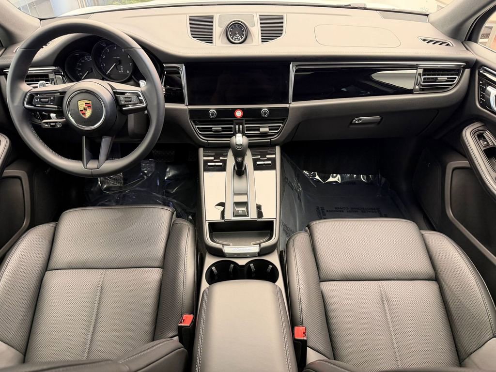 Used 2026 Porsche Macan AWD/4WD image 15