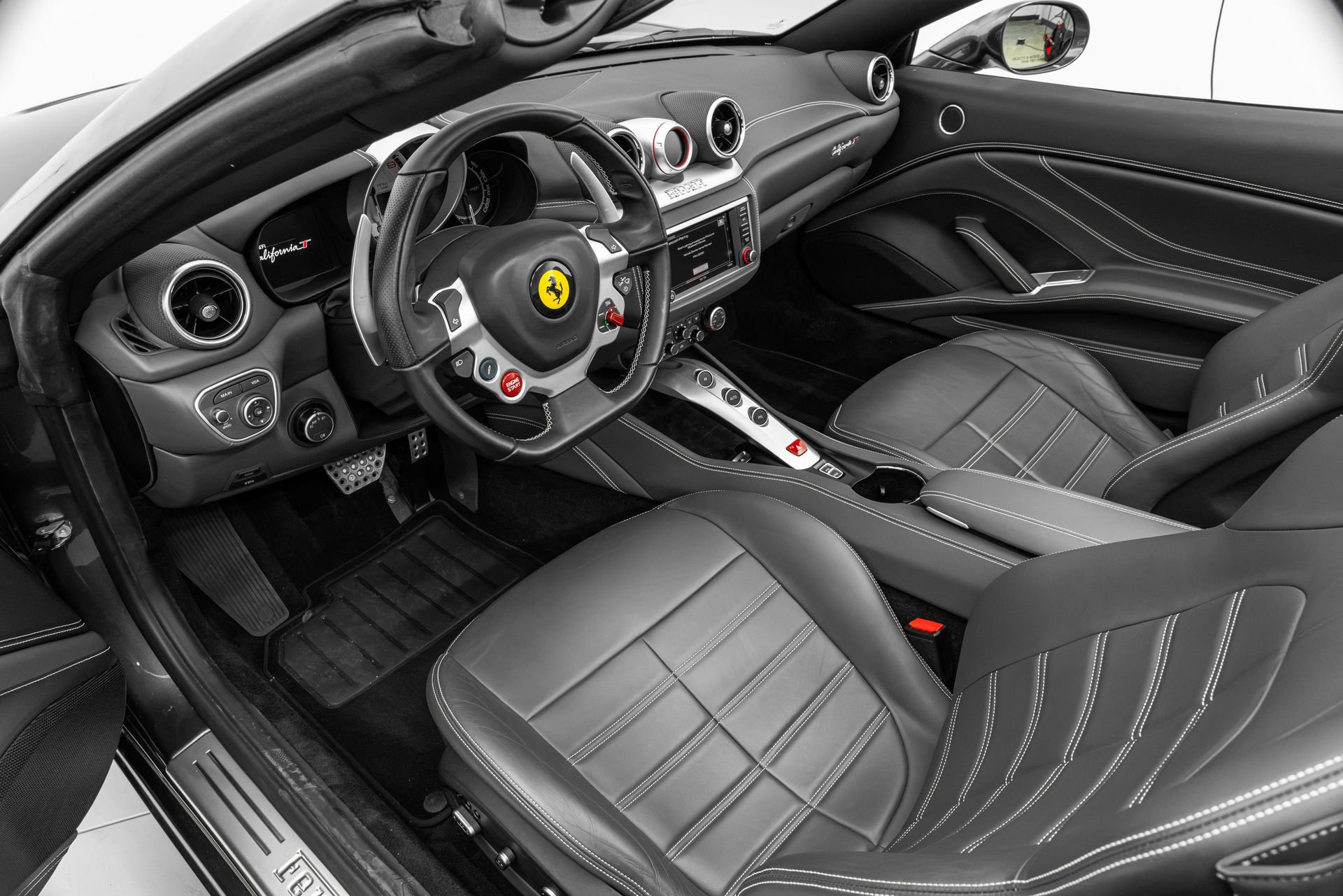 Certified 2016 Ferrari California T RWD image 27