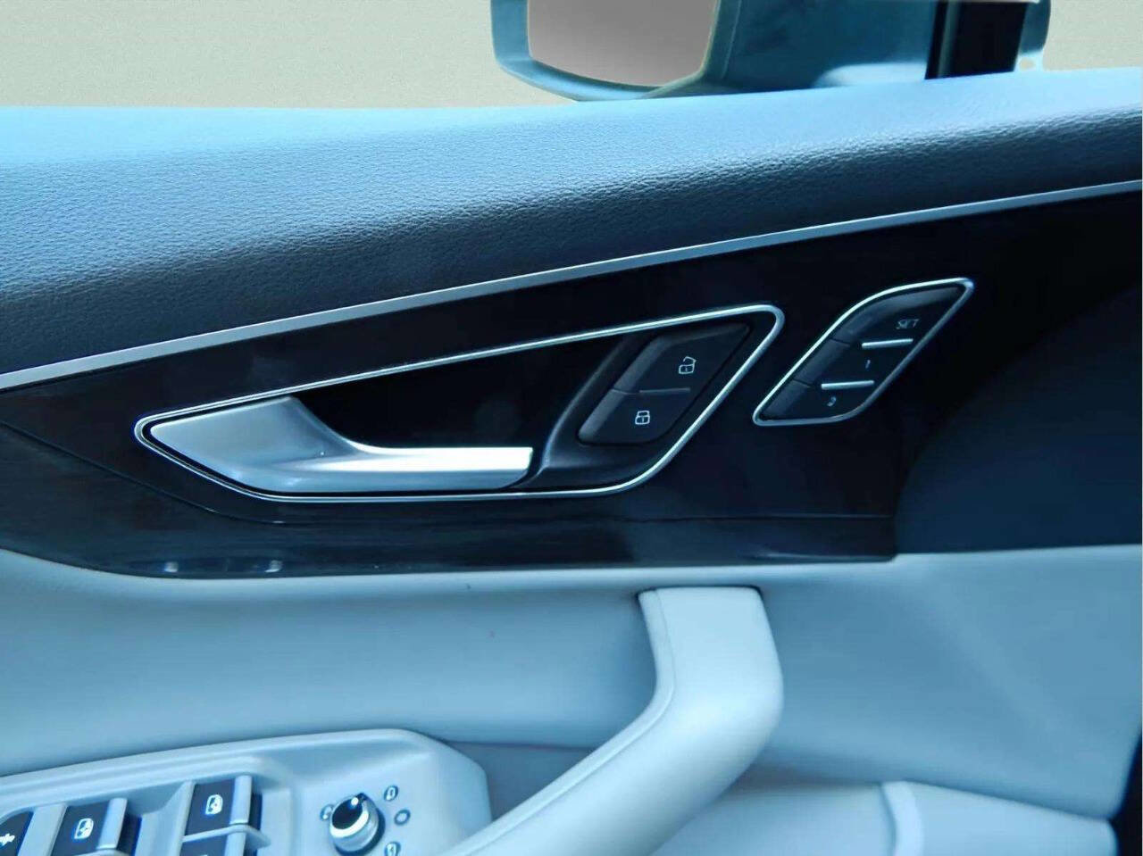 Used 2017 Audi Q7 3.0T Prestige image 15