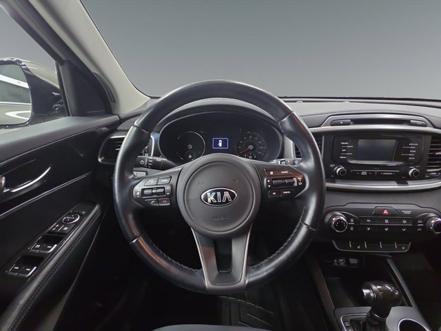 Used 2016 Kia Sorento LX w/ LX Convenience Package image 16