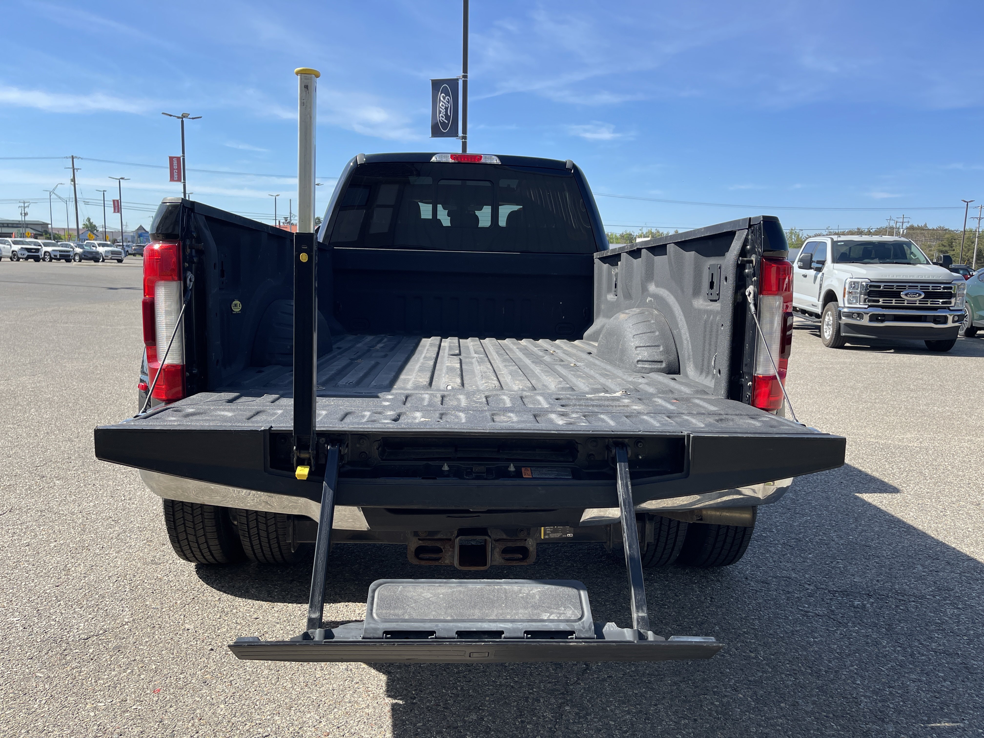 Used 2019 Ford F350 King Ranch w/ King Ranch Ultimate Package AWD/4WD image 9