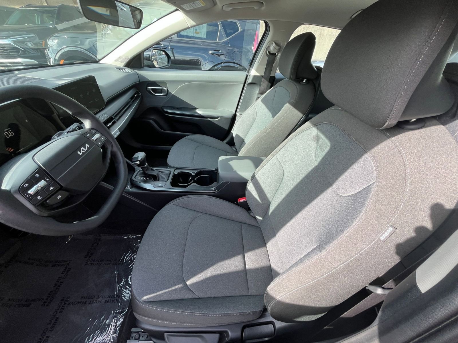 Used 2025 Kia K4 FWD image 28
