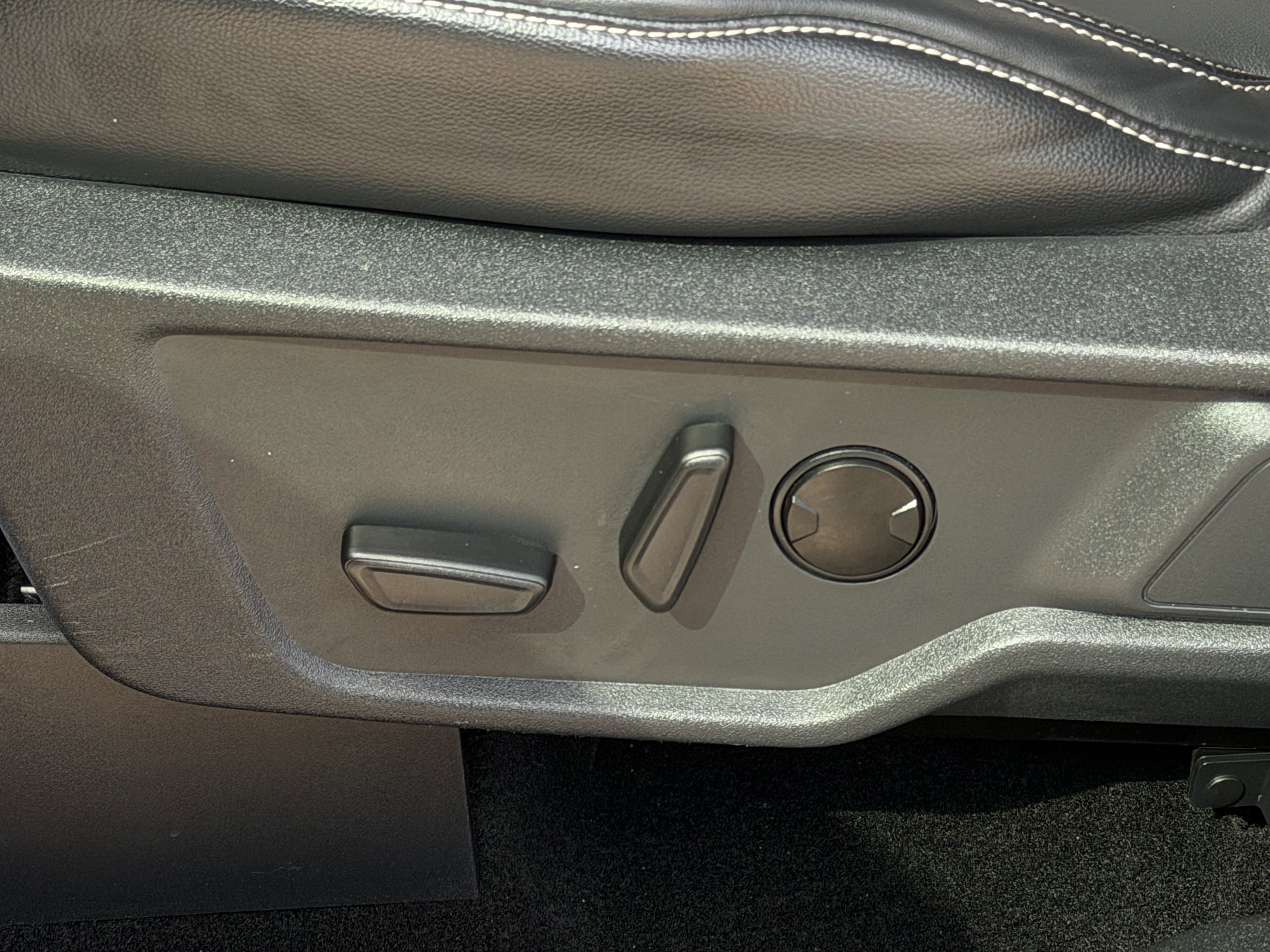 Used 2025 Ford Bronco Outer Banks image 15