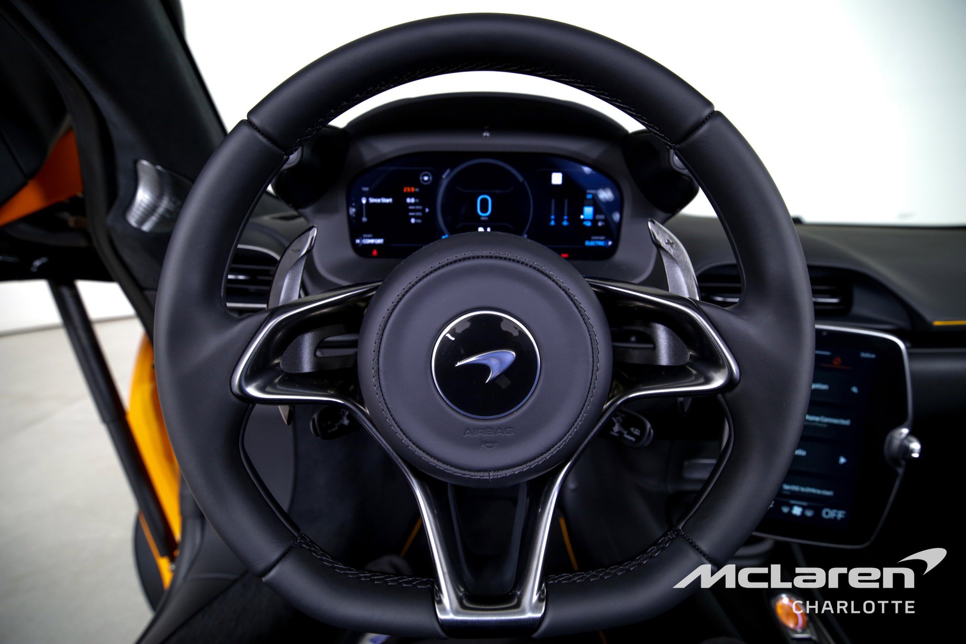 Used 2025 McLaren Artura Spider image 15