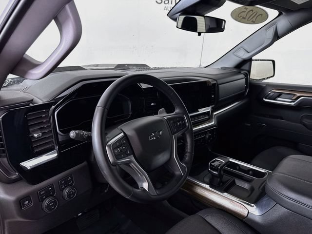 Used 2025 Chevrolet Silverado 1500 LT Trail Boss w/ Convenience Package II AWD/4WD image 10
