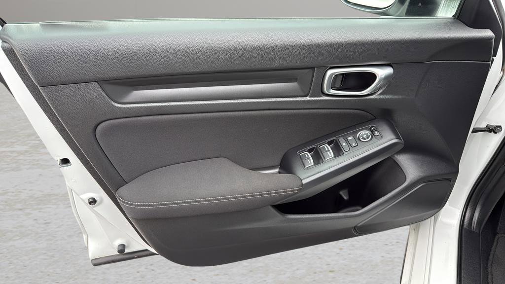 Used 2023 Honda Civic Sport image 5