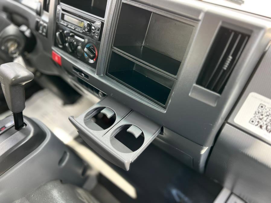 Used 2019 Isuzu NPR image 14