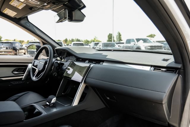 New 2026 Land Rover Discovery Sport Landmark AWD/4WD image 15