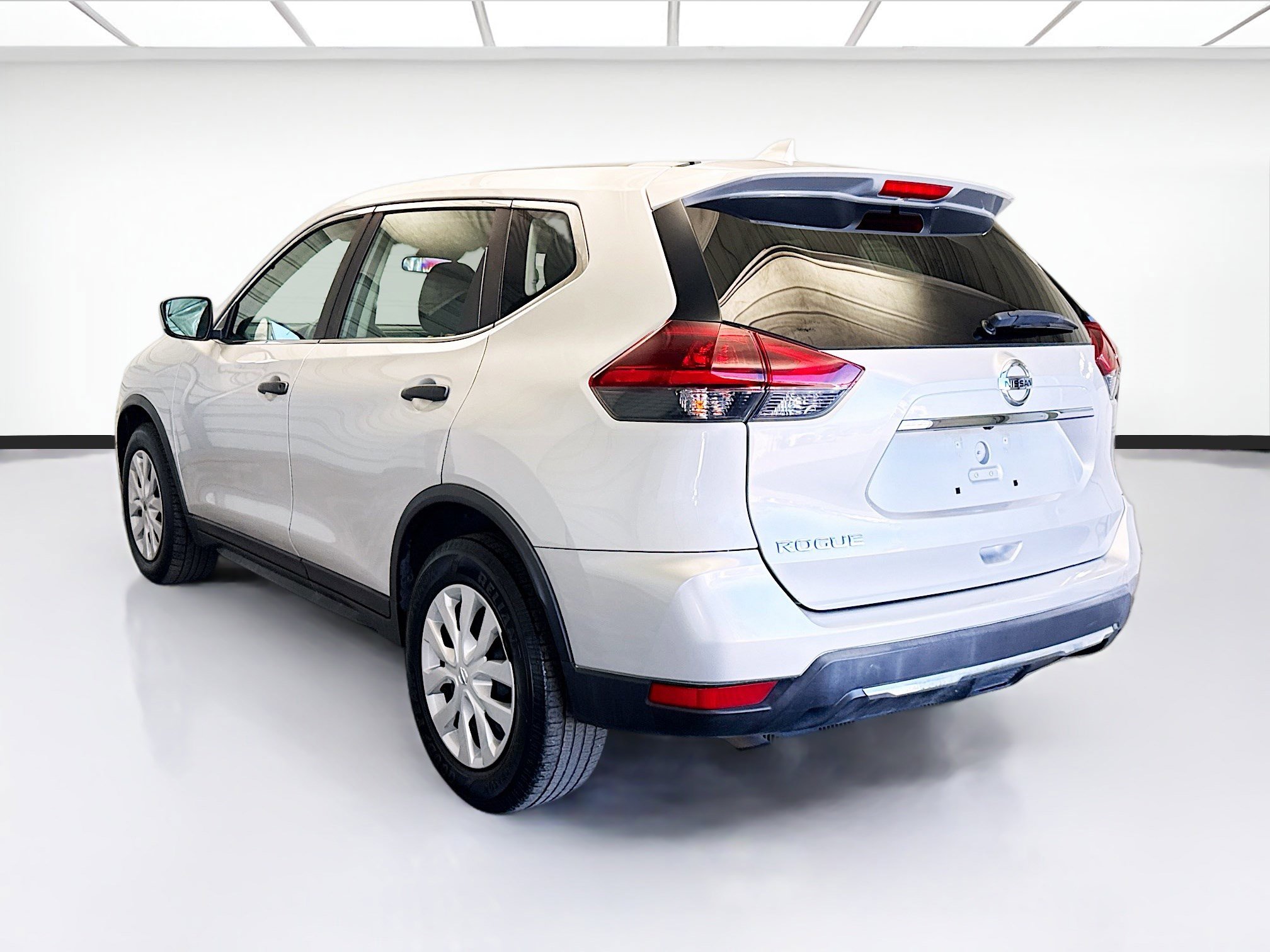 Used 2020 Nissan Rogue S image 6