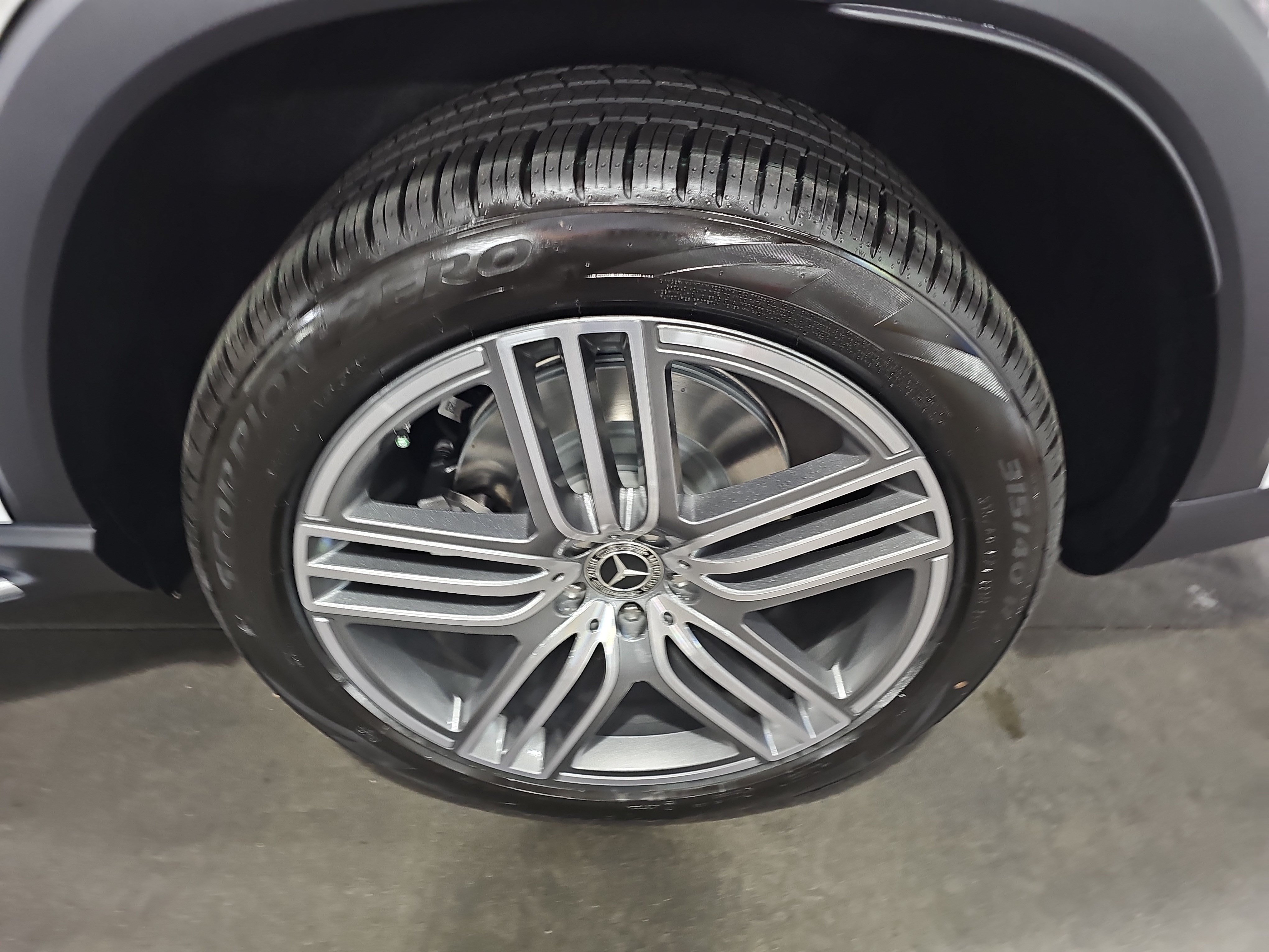 New 2026 Mercedes-Benz GLS 450 4MATIC image 36